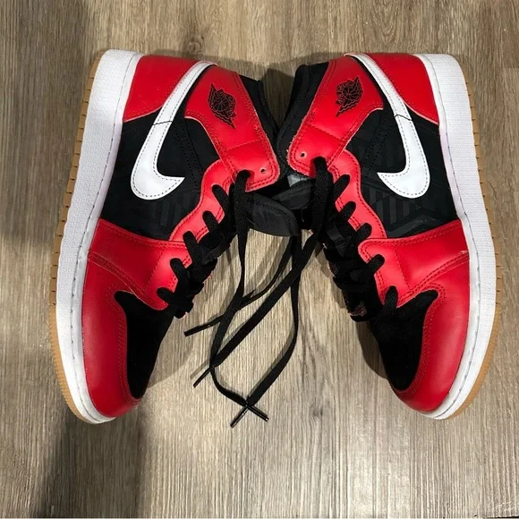 {preloved} Youth Air Jordan 1 - Picture 4 of 11